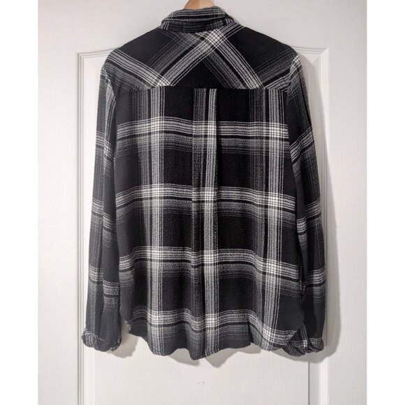 Bella Dahl | Clean Front Hipster Shirt In Black & White Plaid - Picture 2 of 10